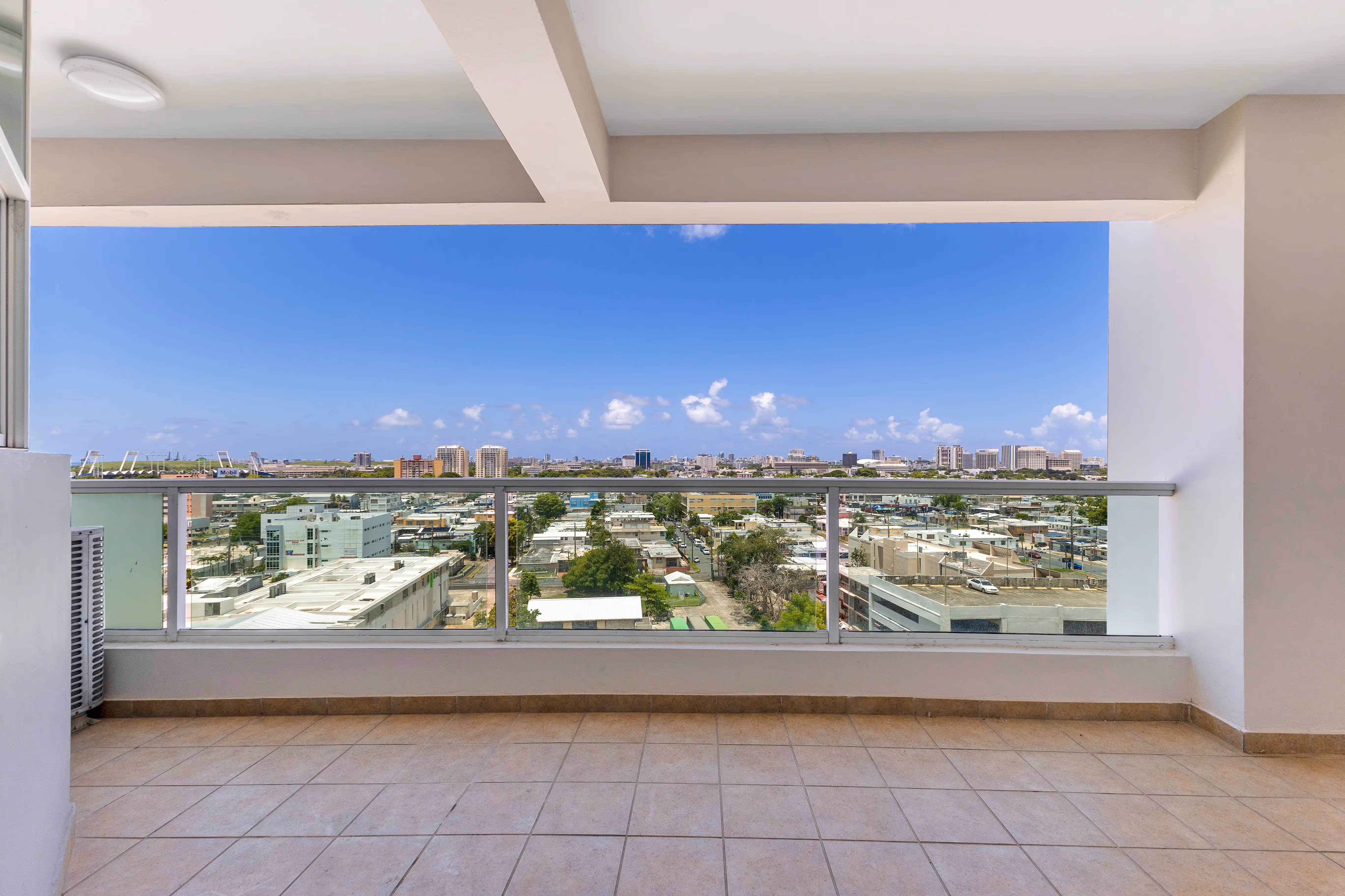 High-rise apartment with first-class amenities in Hato Rey