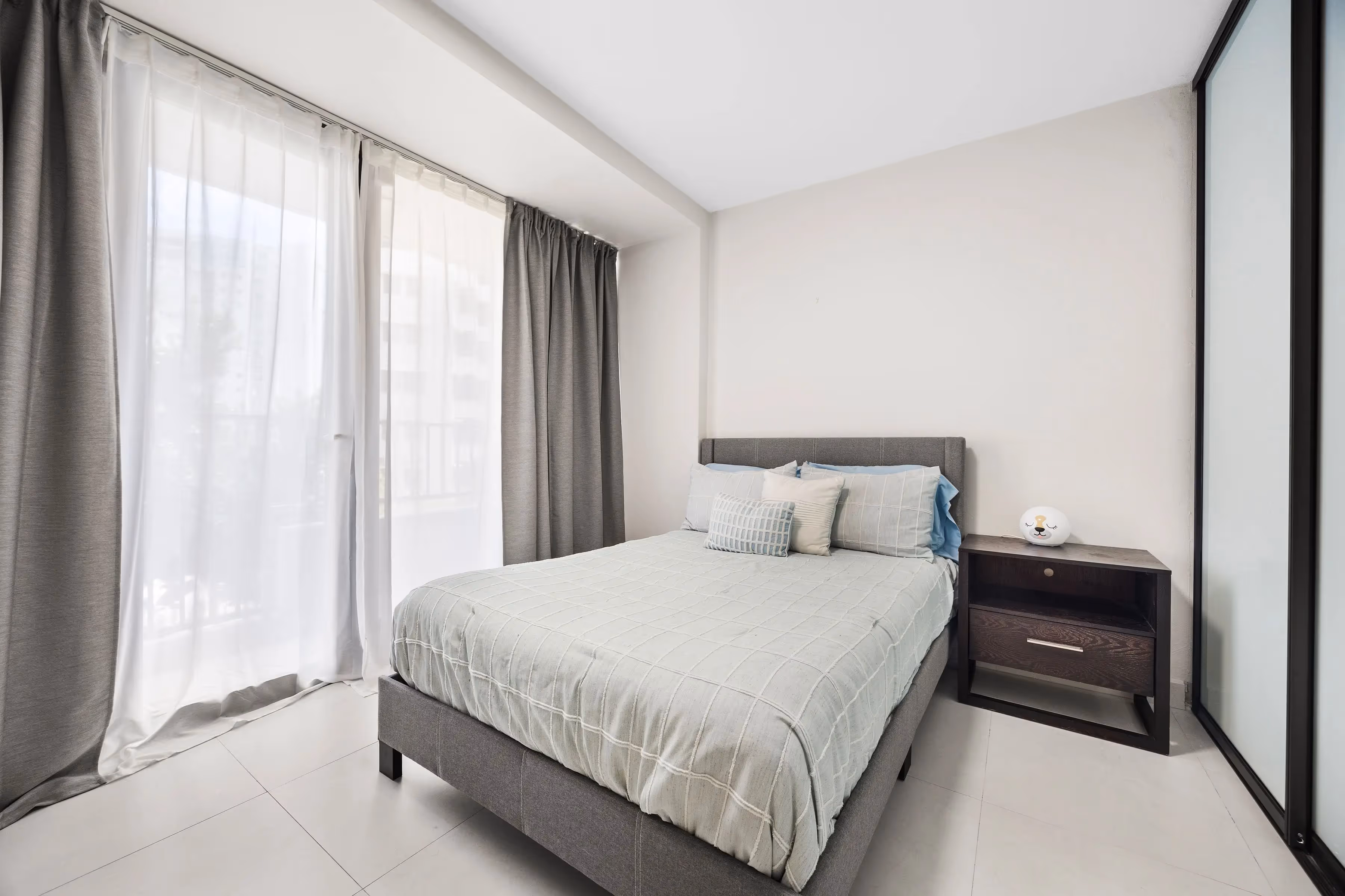 Convenient condo near Freshmart and Super Max supermarkets
