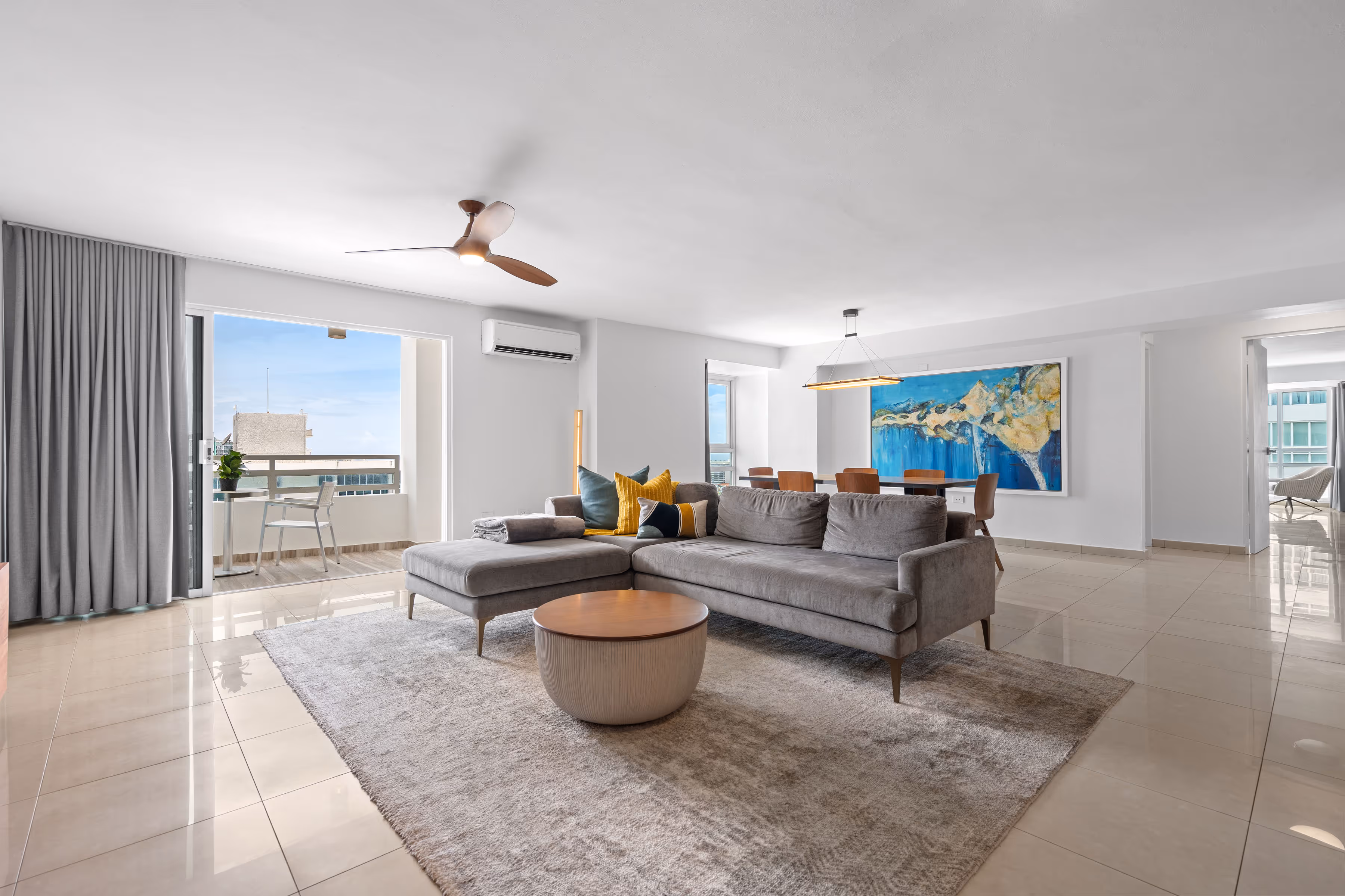 Modern bathroom with sleek finishes and smart dimmer lighting in Santurce condo