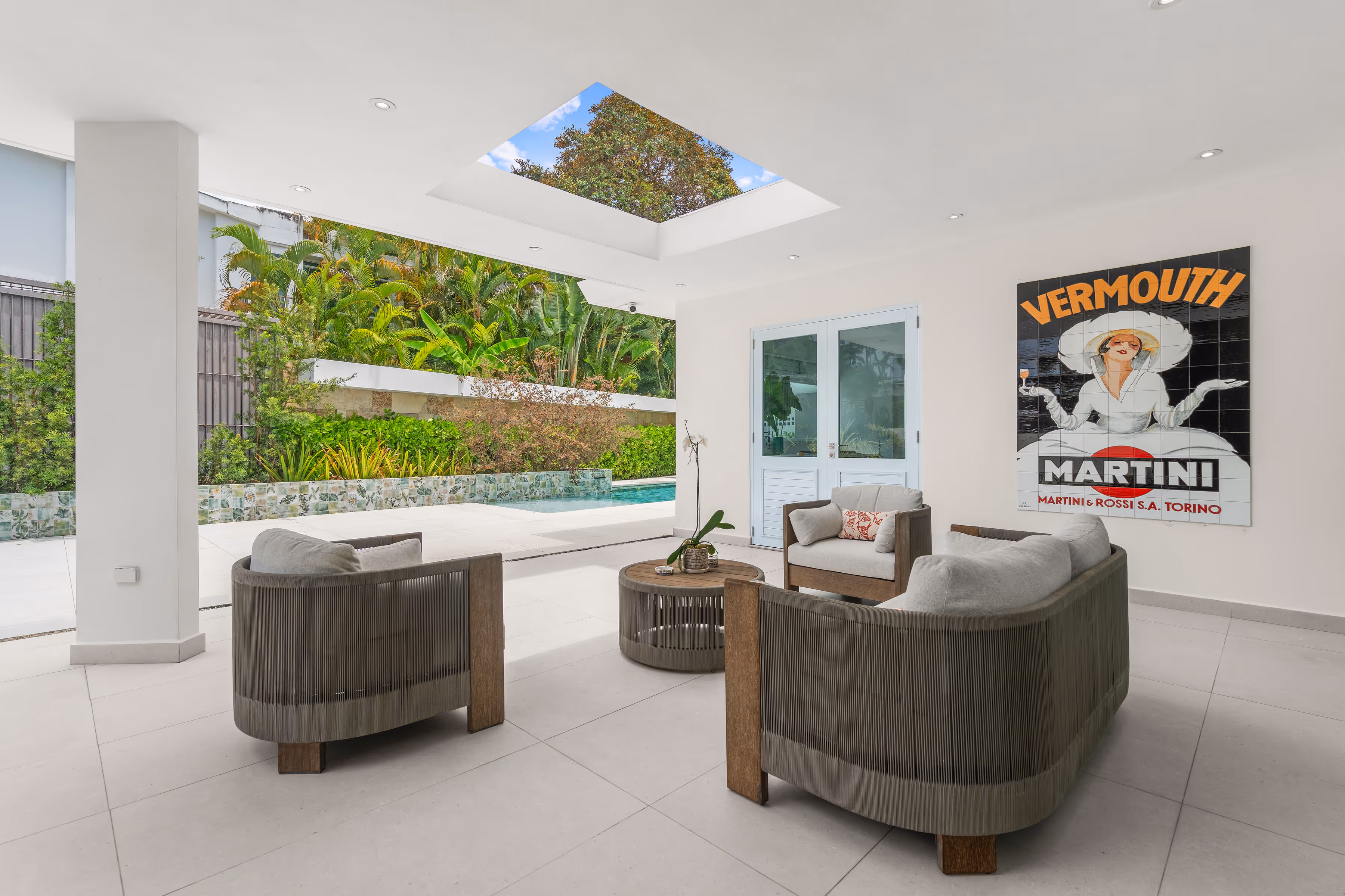 Spacious 1,200 sqm lot balancing openness and seclusion in Guaynabo