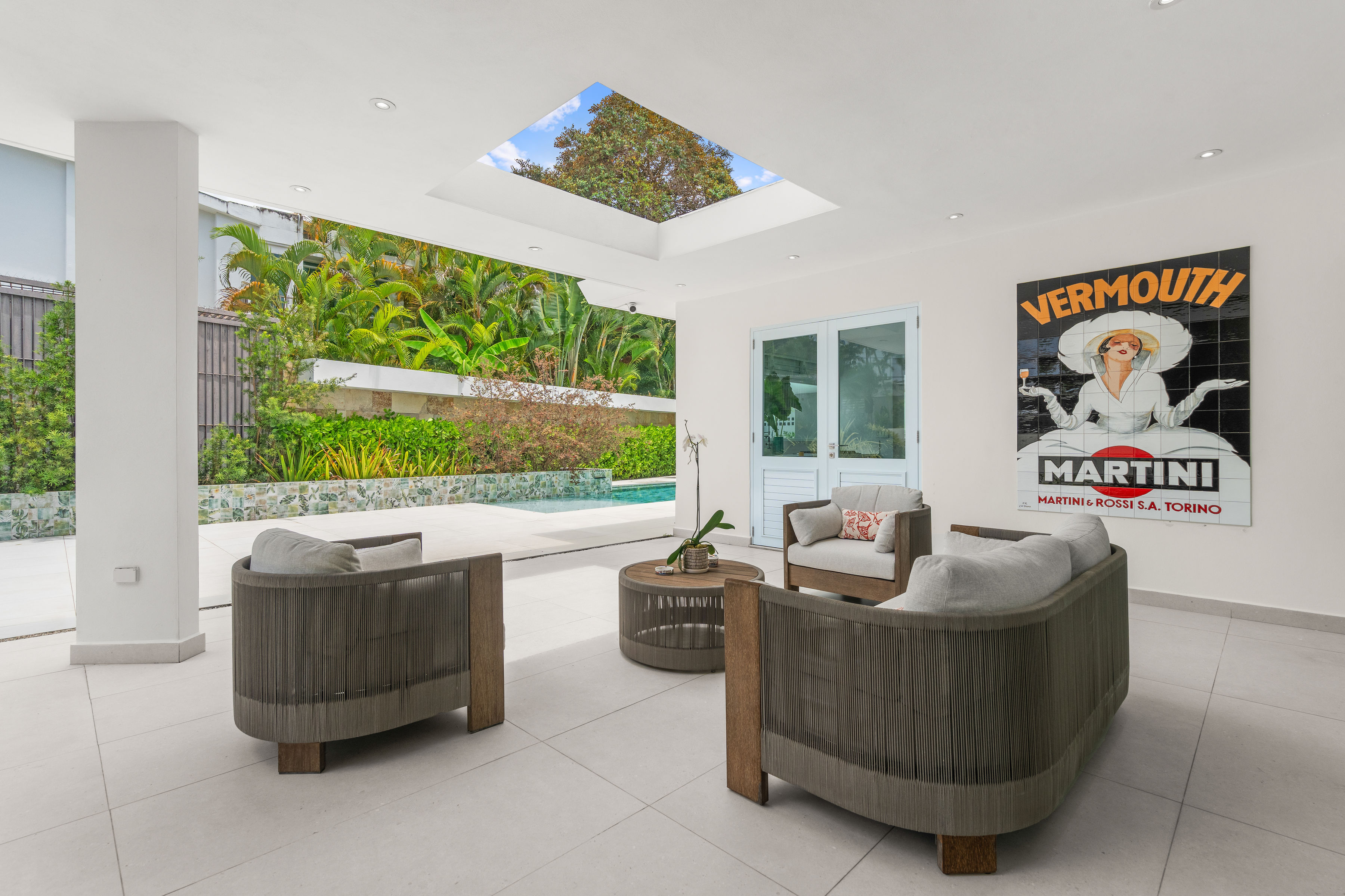 Spacious 1,200 sqm lot balancing openness and seclusion in Guaynabo