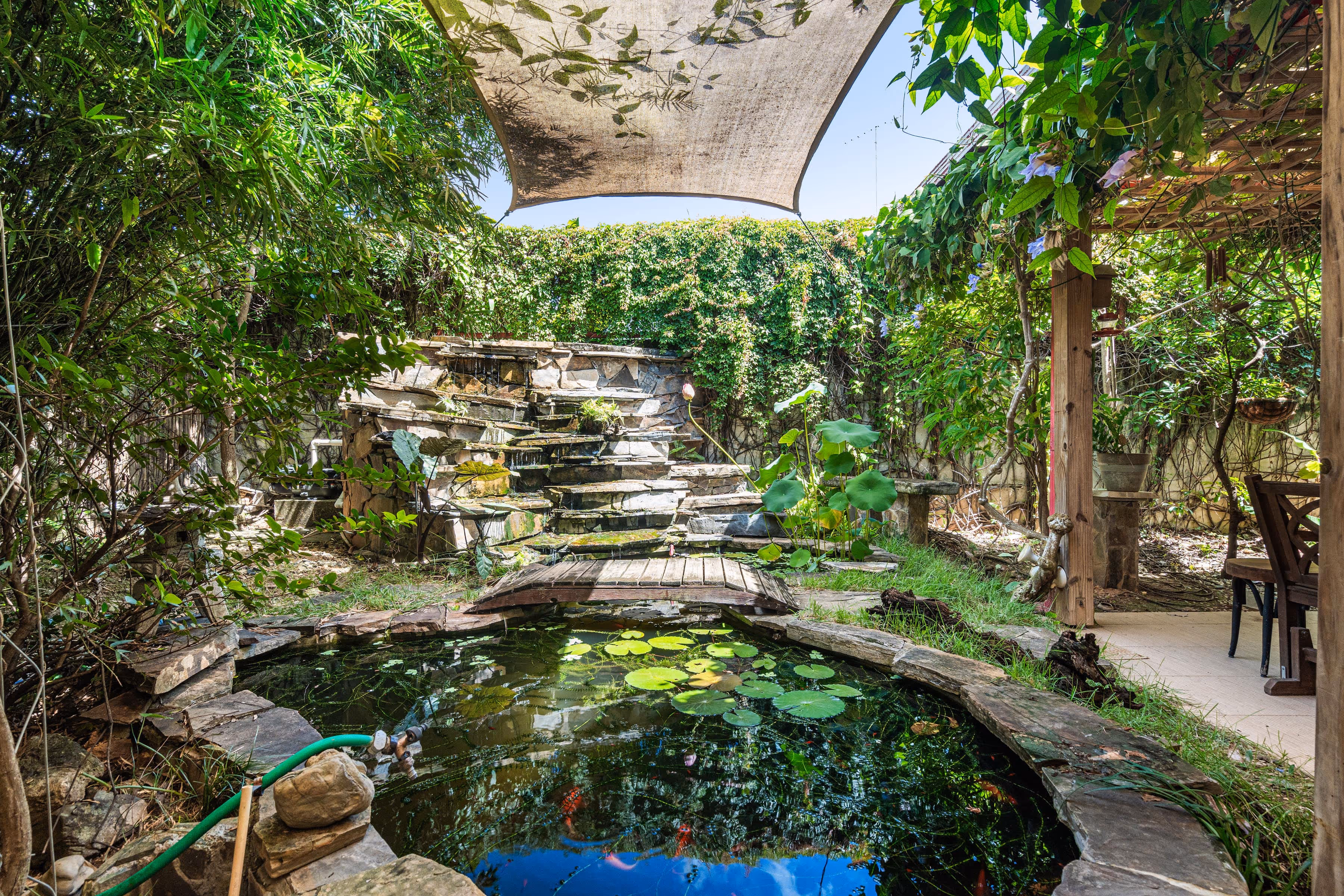 Open layout family room and kitchen with seamless modern design