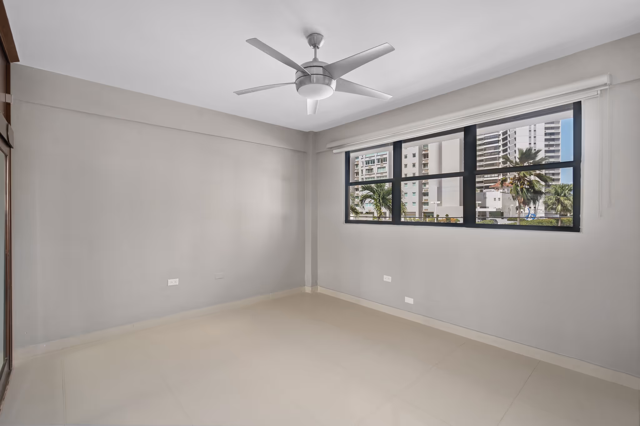 Modern condo near St. John’s and Robinson Schools