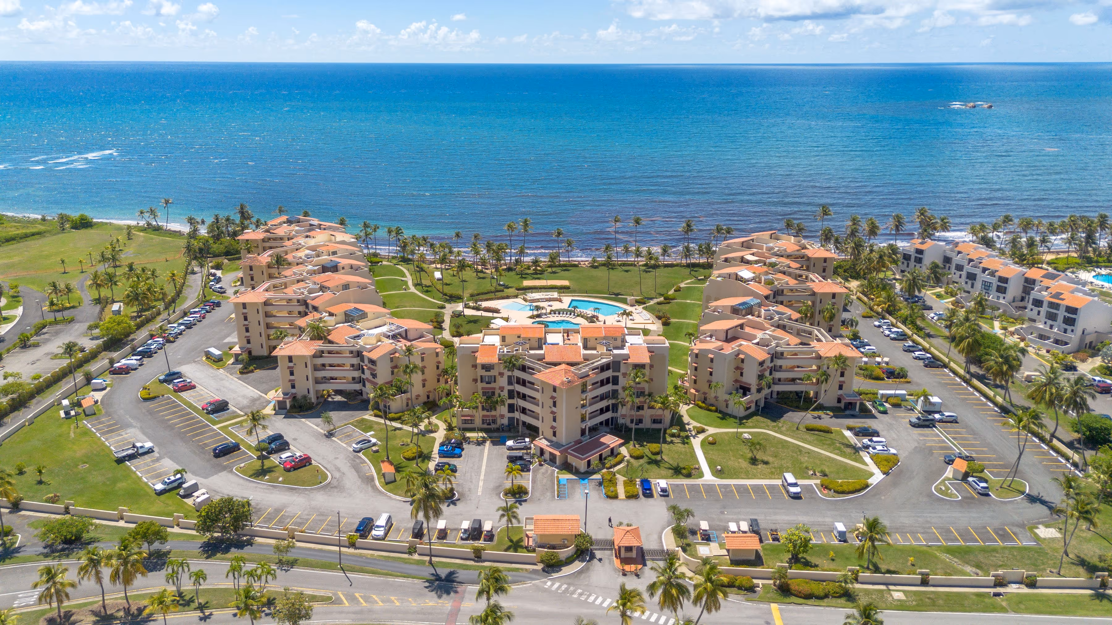 Caribbean condo with direct beach and pool access