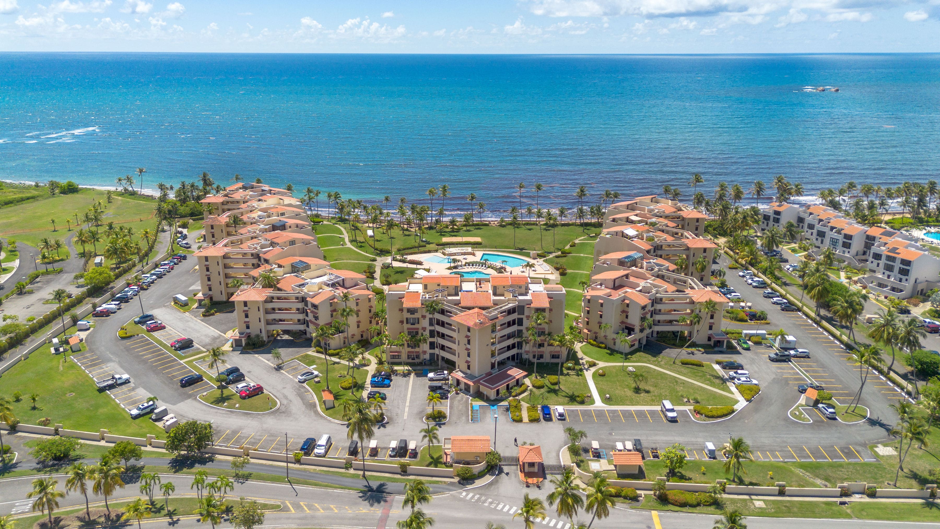 Caribbean condo with direct beach and pool access