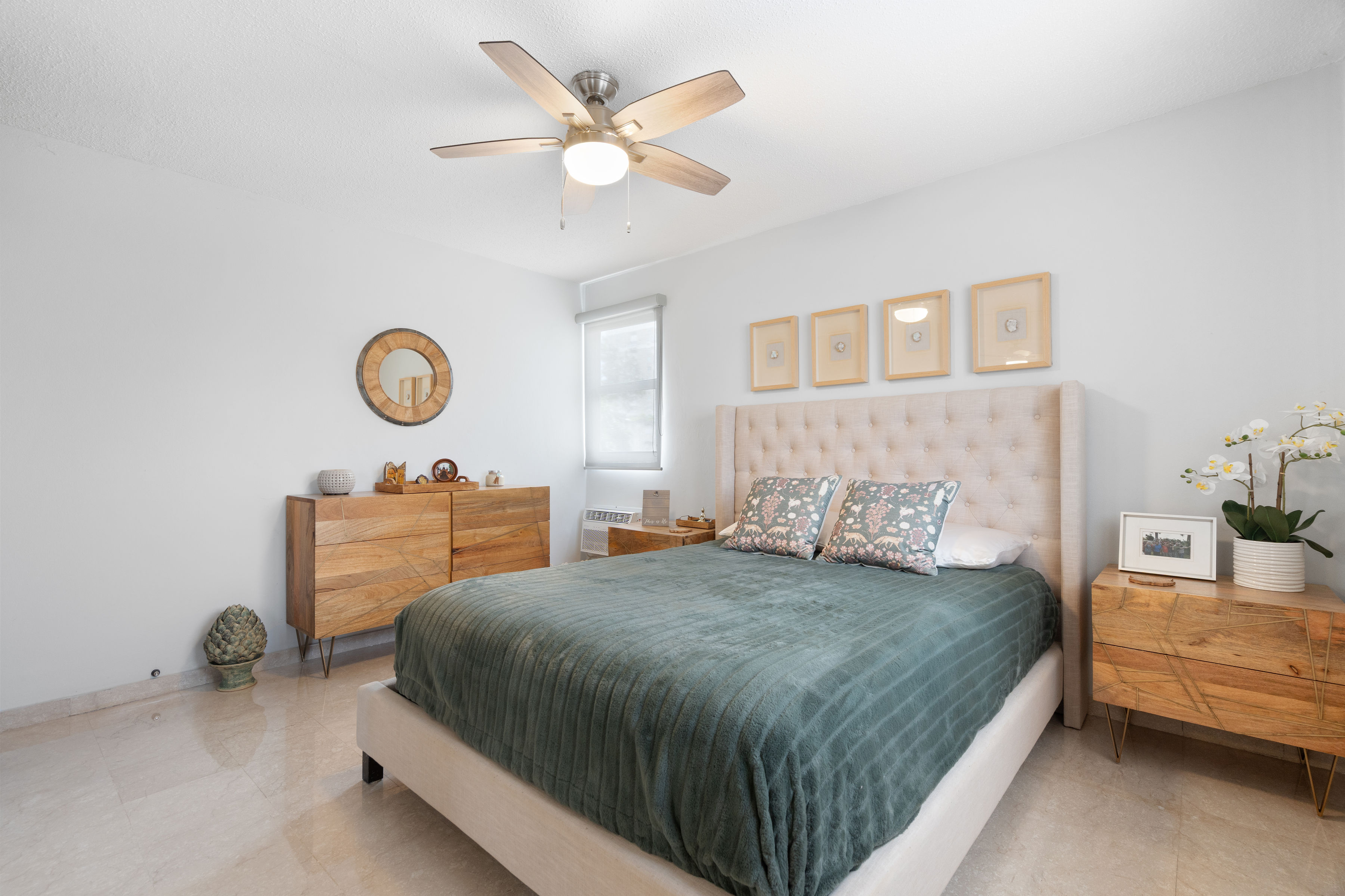 Kings Court 81 Condado | Spacious primary bedroom with updated finishes and abundant natural light