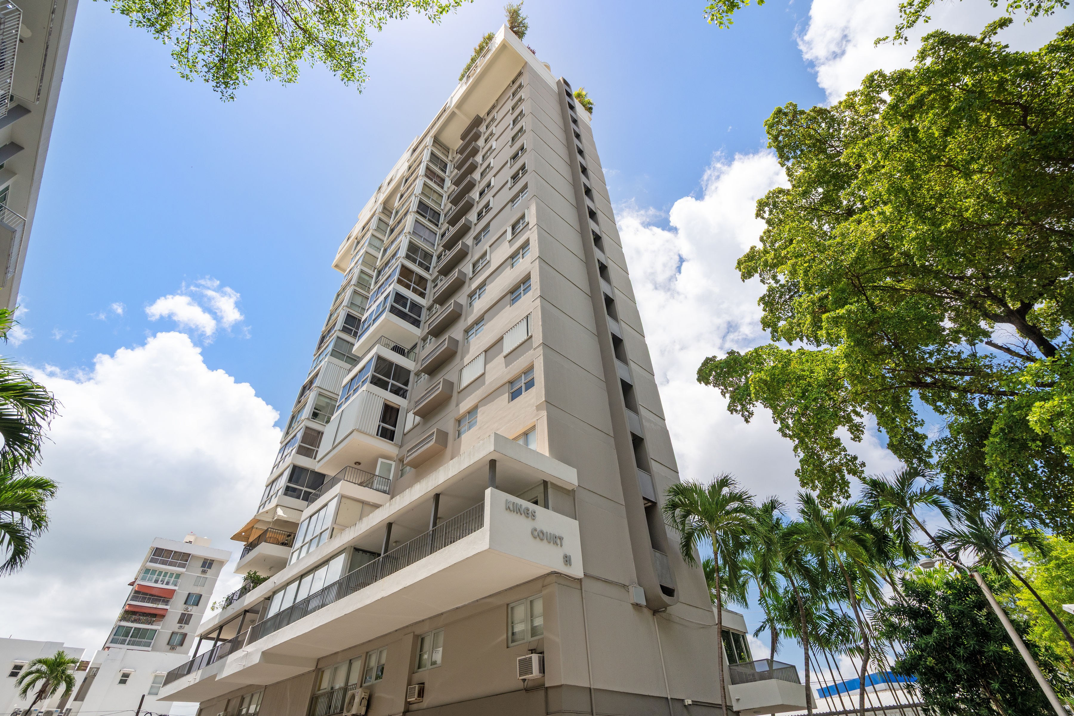 Kings Court 81 Condado | Exterior view of Kings Court 81 condominium in the heart of Condado