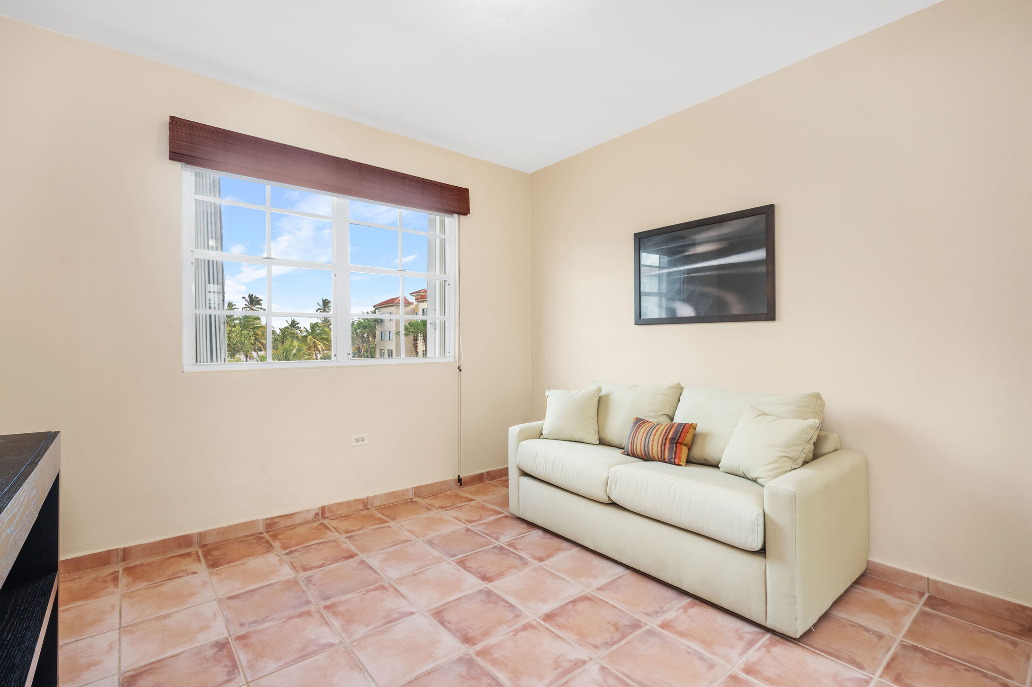 Royal Palm flexible room with seating and natural light
