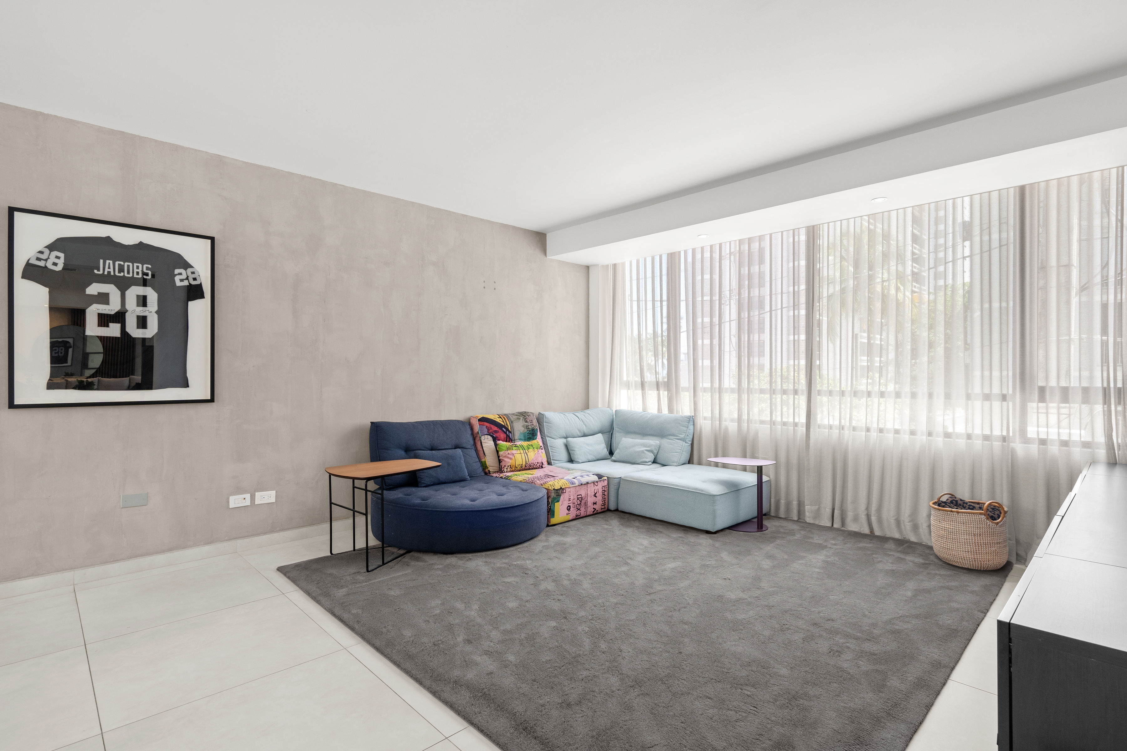 Casa Cervantes 2 | Flexible family room with large windows and abundant natural light