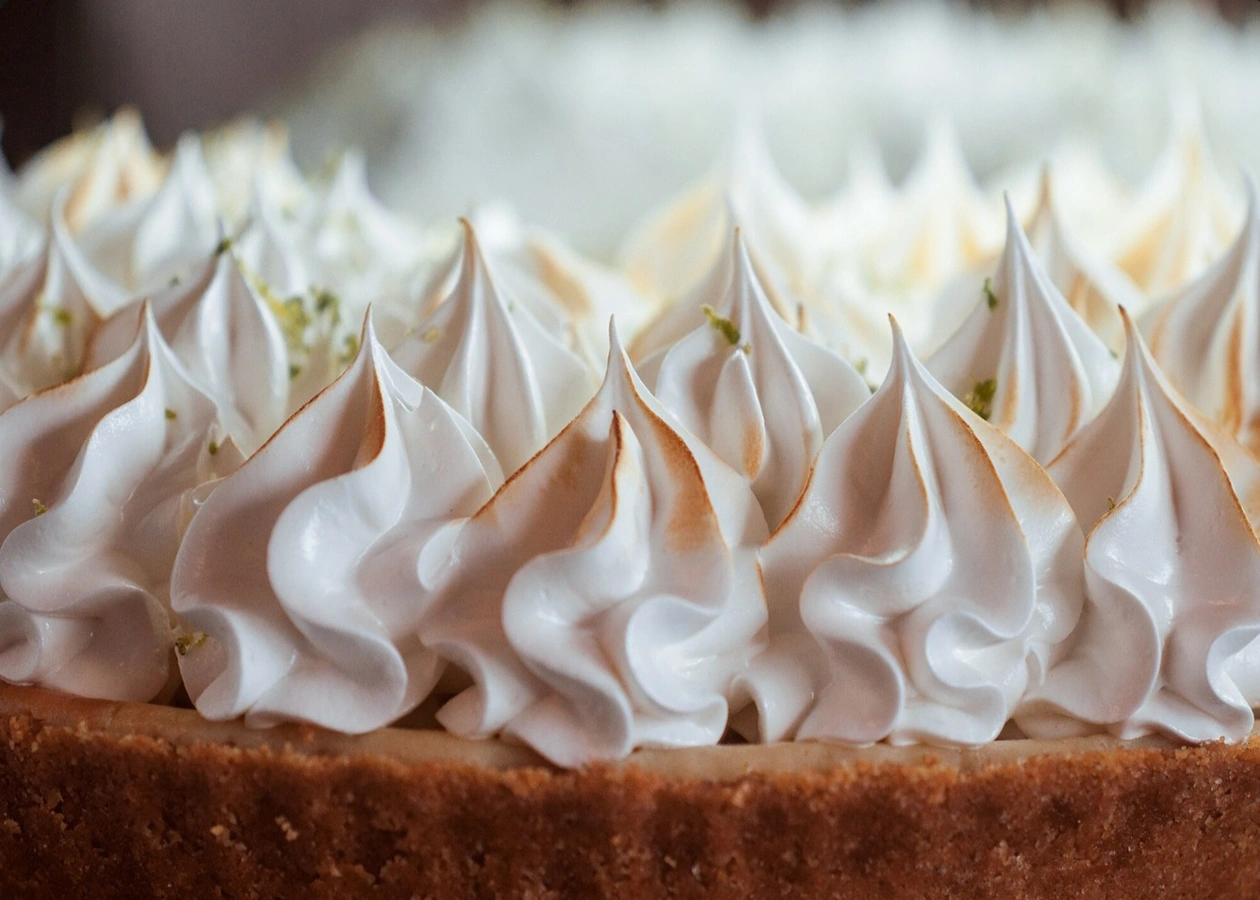 The Best Sugar Free Frosting Recipe for Low-Carb & Keto Diet