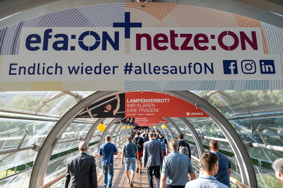 Blick auf das Messegeschehen der Fachmesse efa:ON