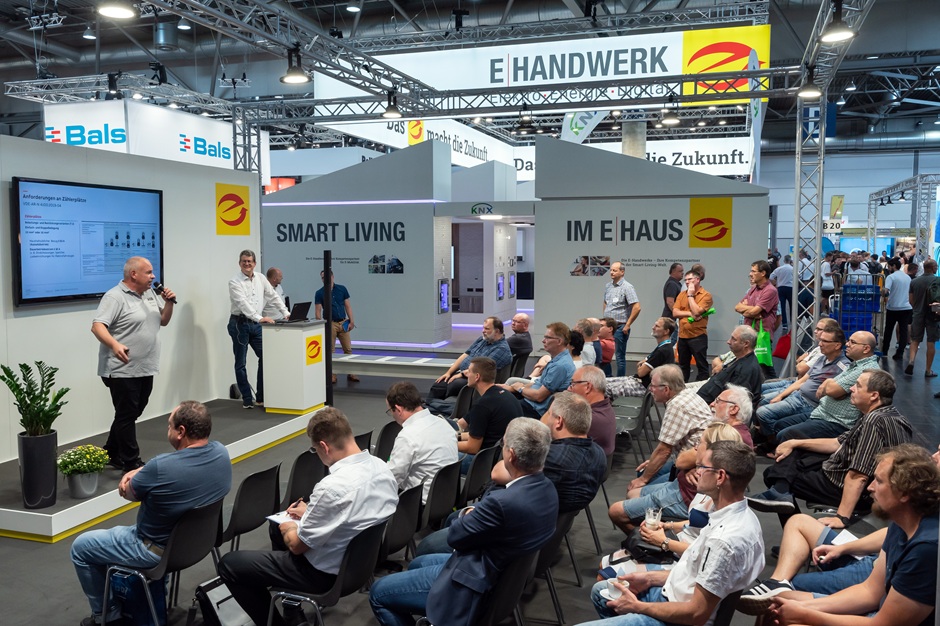 Blick auf eine Veranstaltung des E-andwerks auf der efa:ON