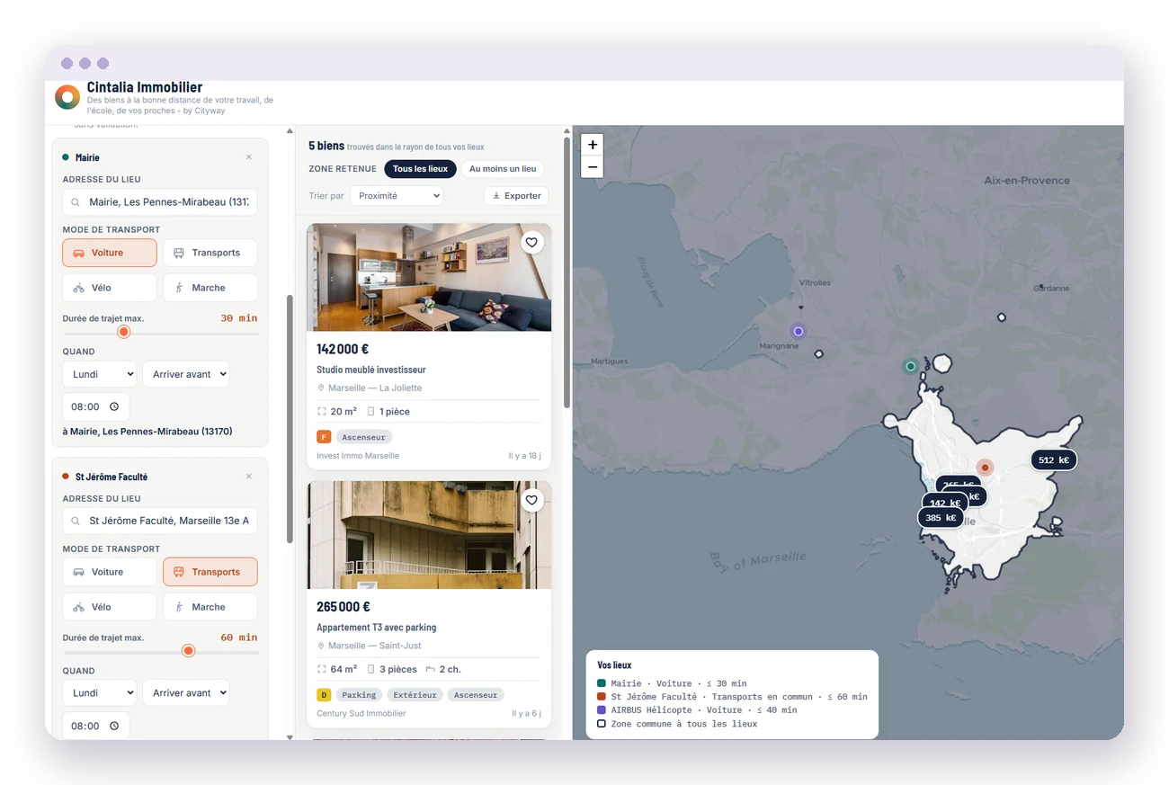 Une conseillère montre à une candidate la carte des zones accessibles dans Cintalia Emploi