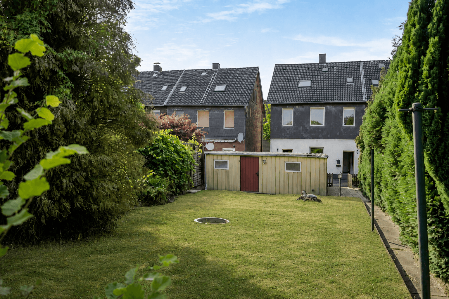 Ein Haus – viele Möglichkeiten | 157 m² Wohnfläche, 2 Hauseingänge, großer Garten & Doppelgarage!