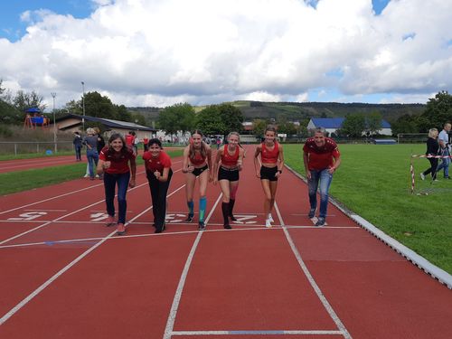 Vier Mädels der U16 stellen sich der Herausforderung Siebenkampf in Hammelburg