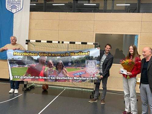 Marlies als Sportlerin des Jahres des TSVs