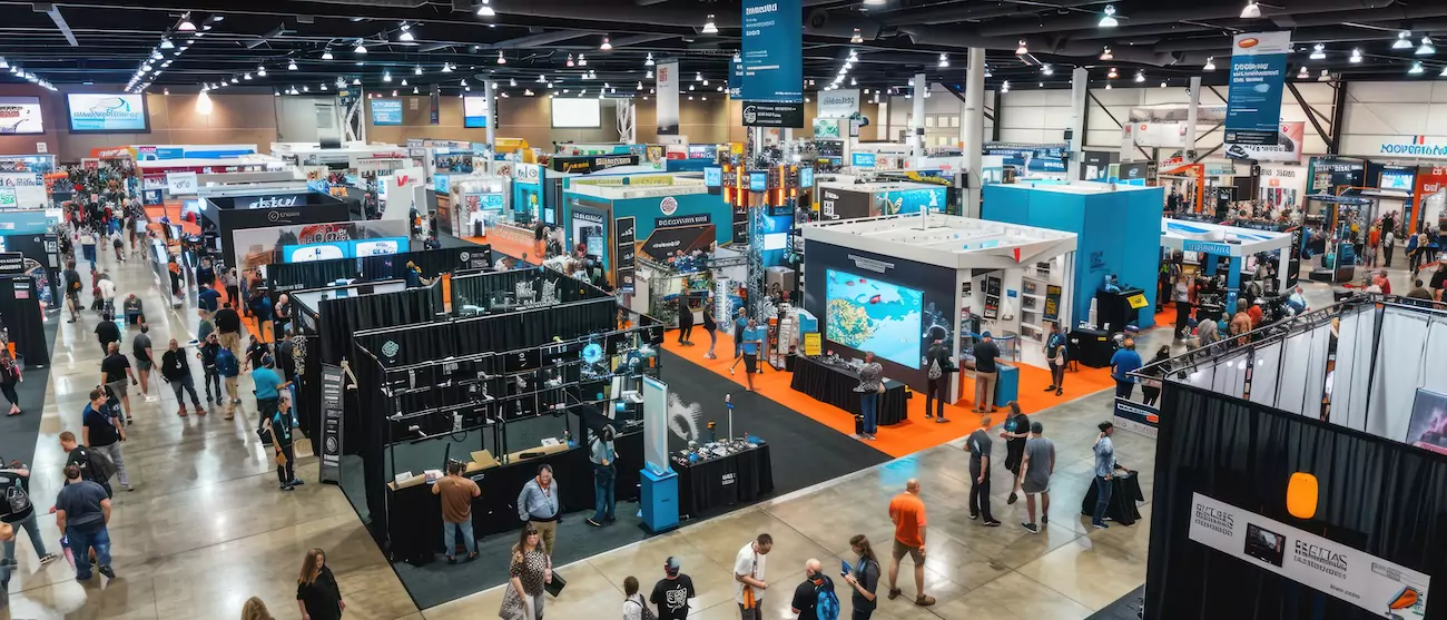 A busy exhibition hall. 