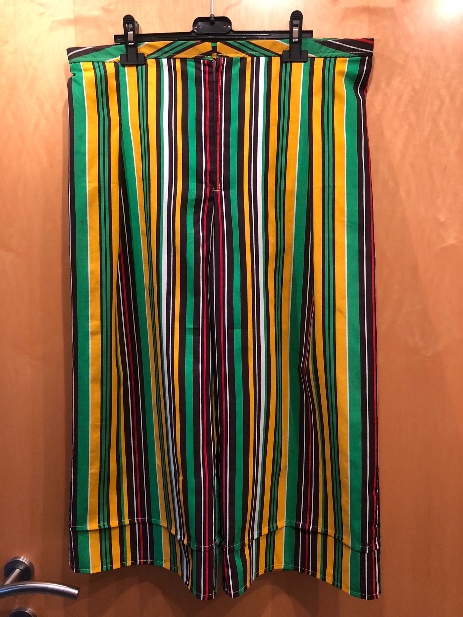 gestreifte kurze Hose