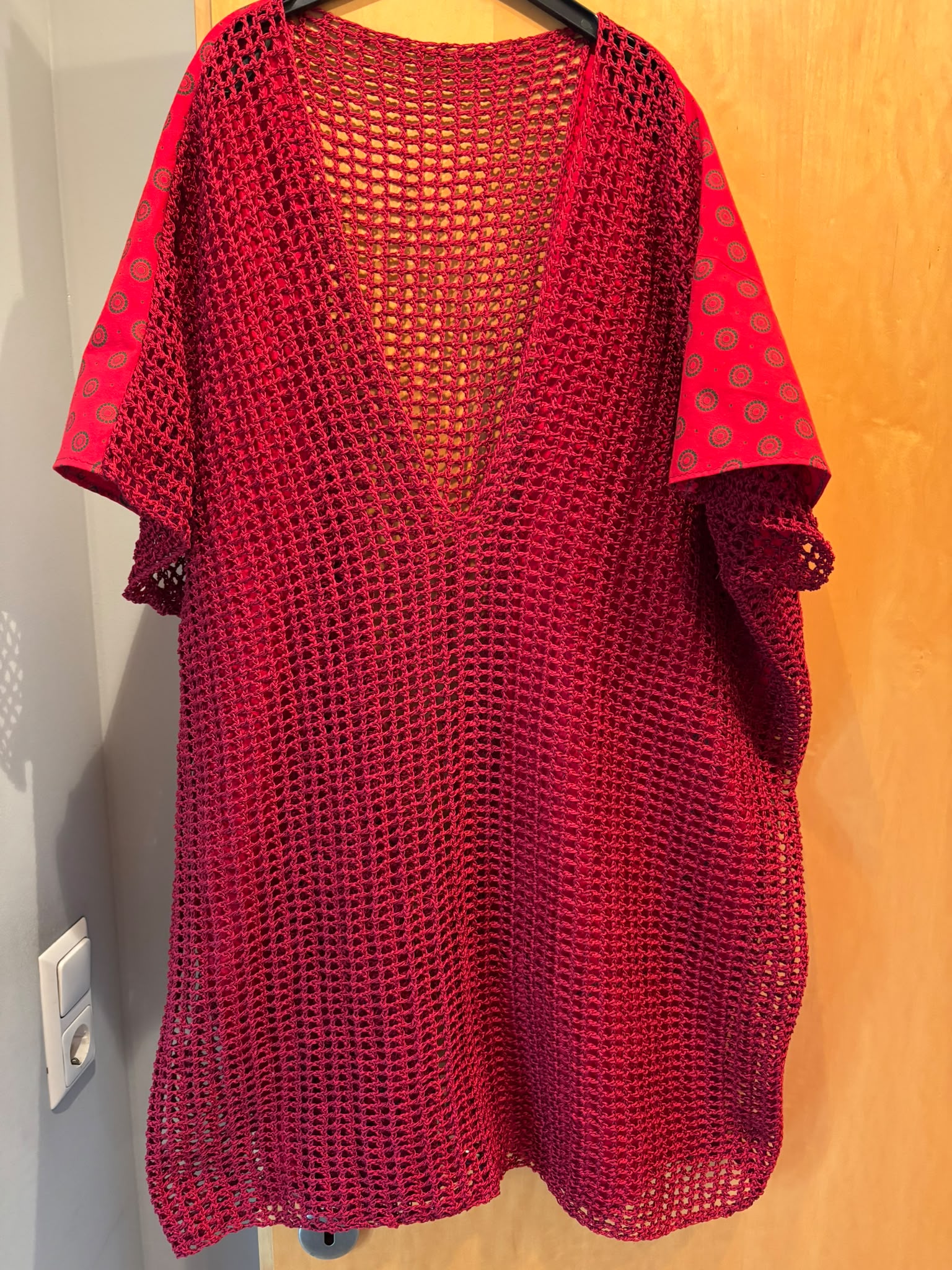 Roter Umhang (Wolle,Stoff) 