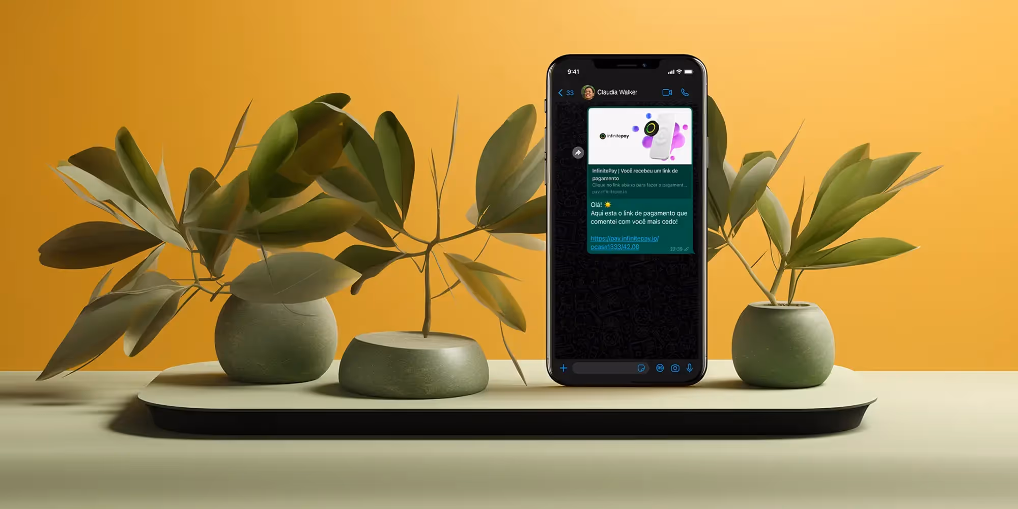 A imagem que ilustra o artigo "O que é e como fazer uma cobrança" mostra um celular com uma conversa de WhatsApp aberta simulando o envio de um link de pagamento da InfinitePay