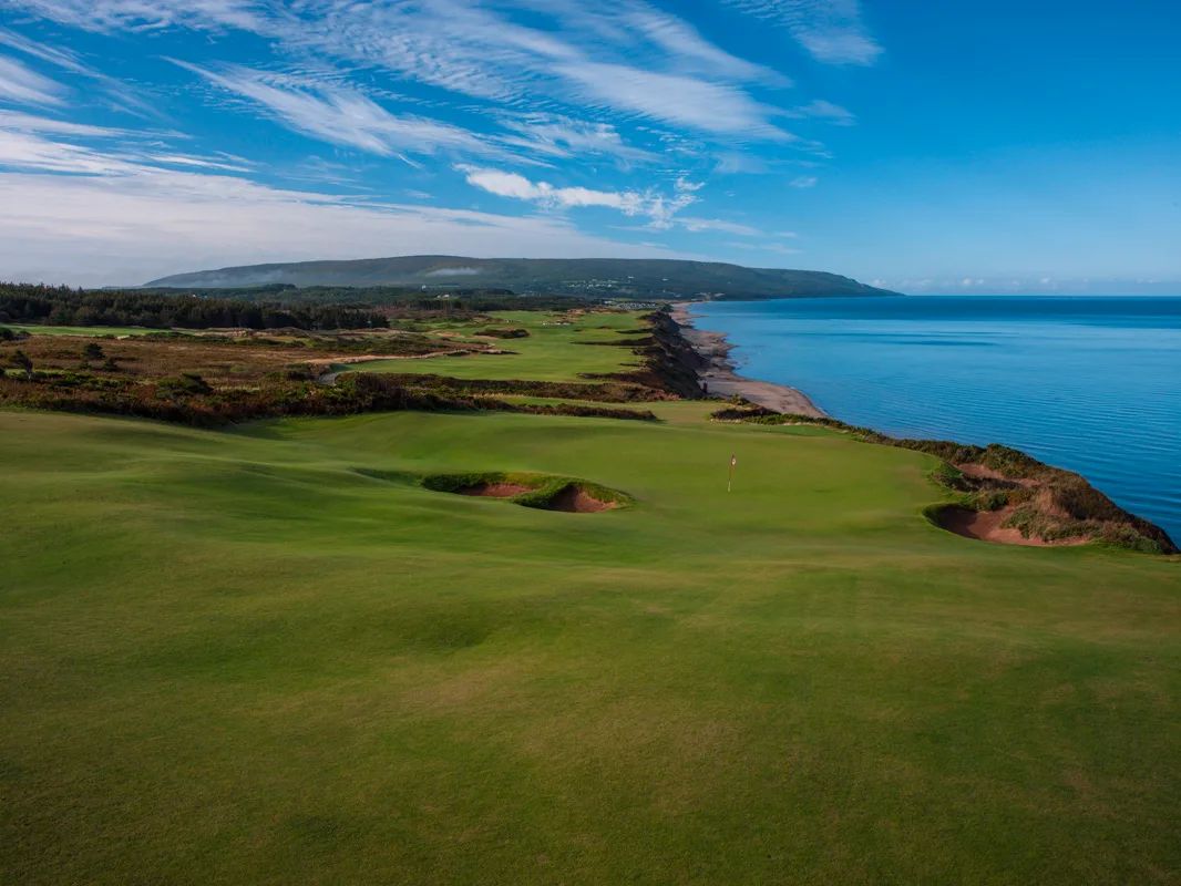 Clifftop fairway above the ocean at Cabot Links' 7th hole