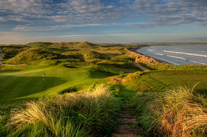 15th hole on the Old Course at Ballybunion above the beach