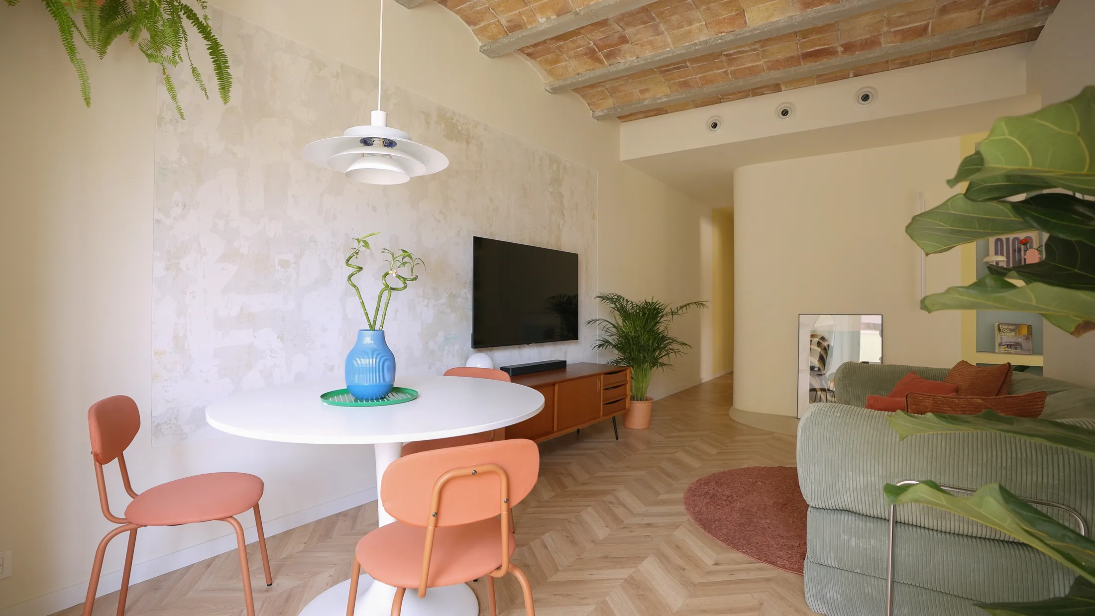 Bauhaus Meets Barcelona in 52 Square Metres