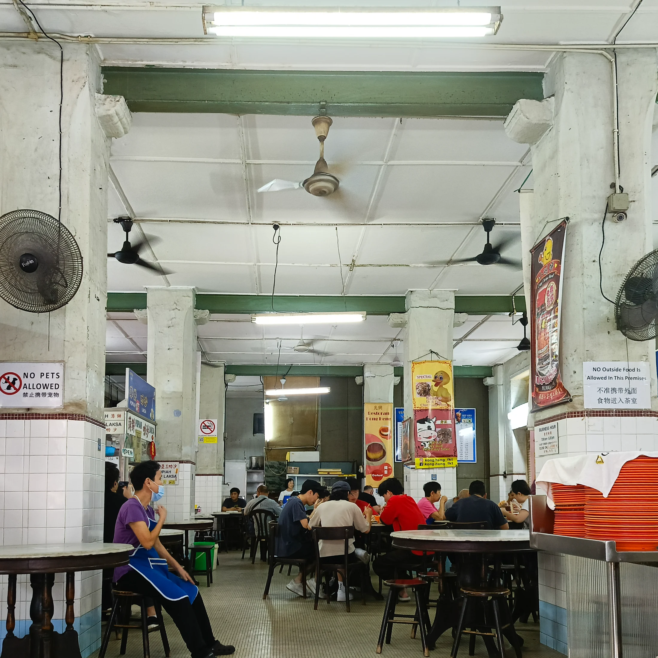 One of Kong Heng's original tenants. Image: Siew Jen Chee.