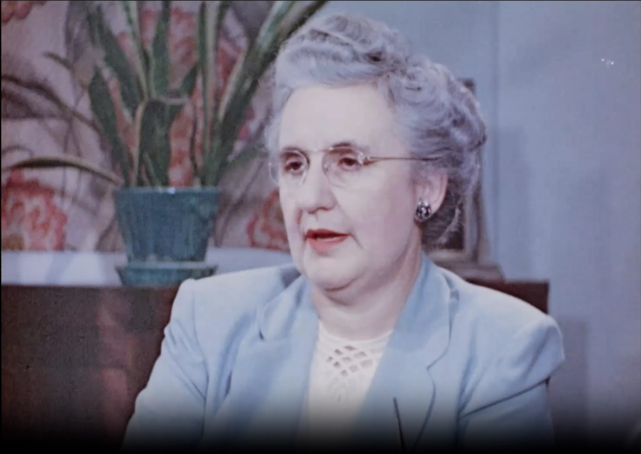 A portrait of Lenore E Sater presenting in the 1949 film titled 'A Step-Saving Kitchen' Image: US Department of Agriculture / National Archives Catalogue.