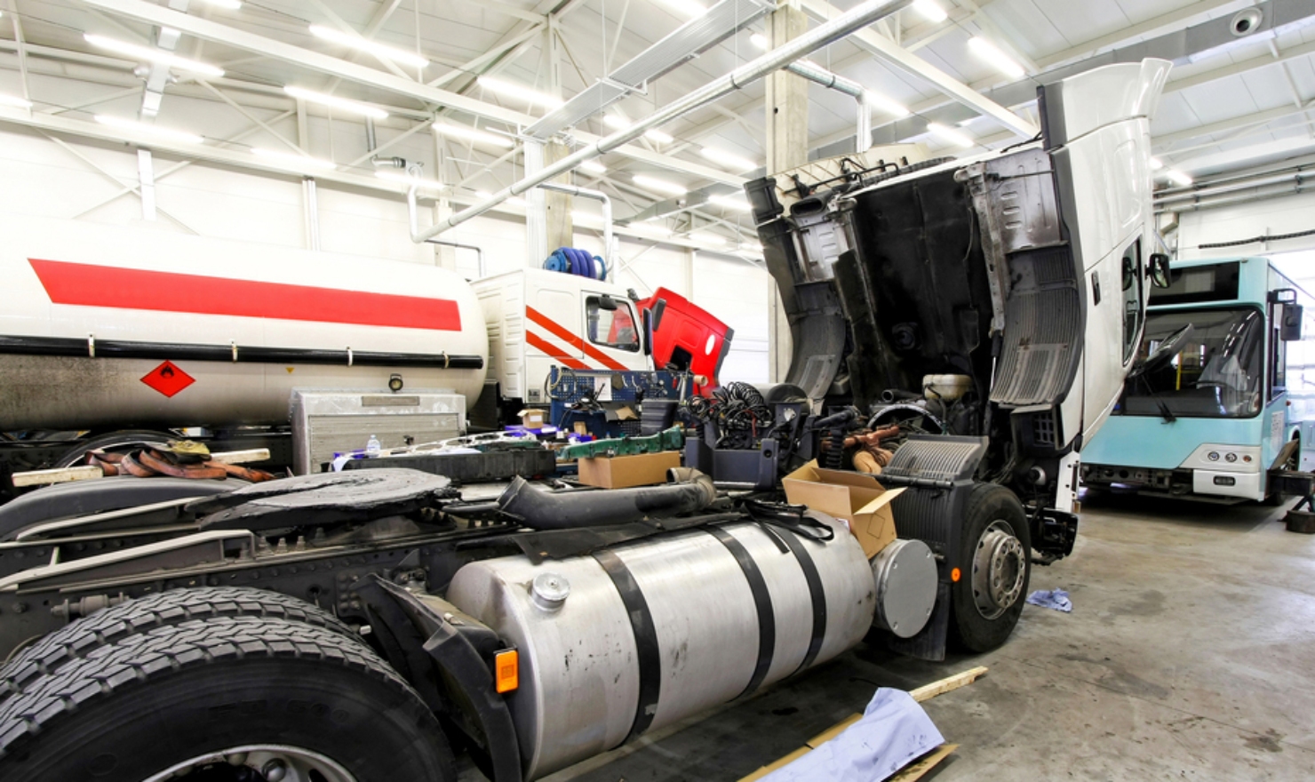 Commercial semi trailer inspection and repair