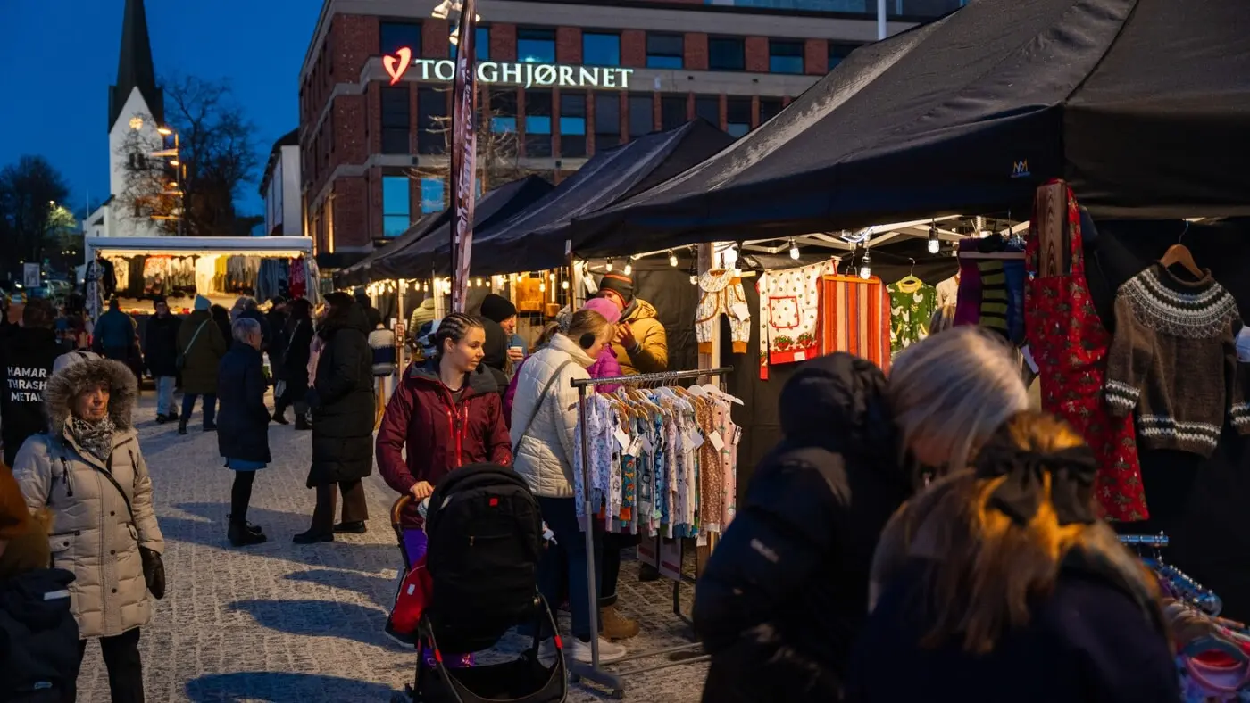 Slik blir årets JULEMARKED på Stortorget. 