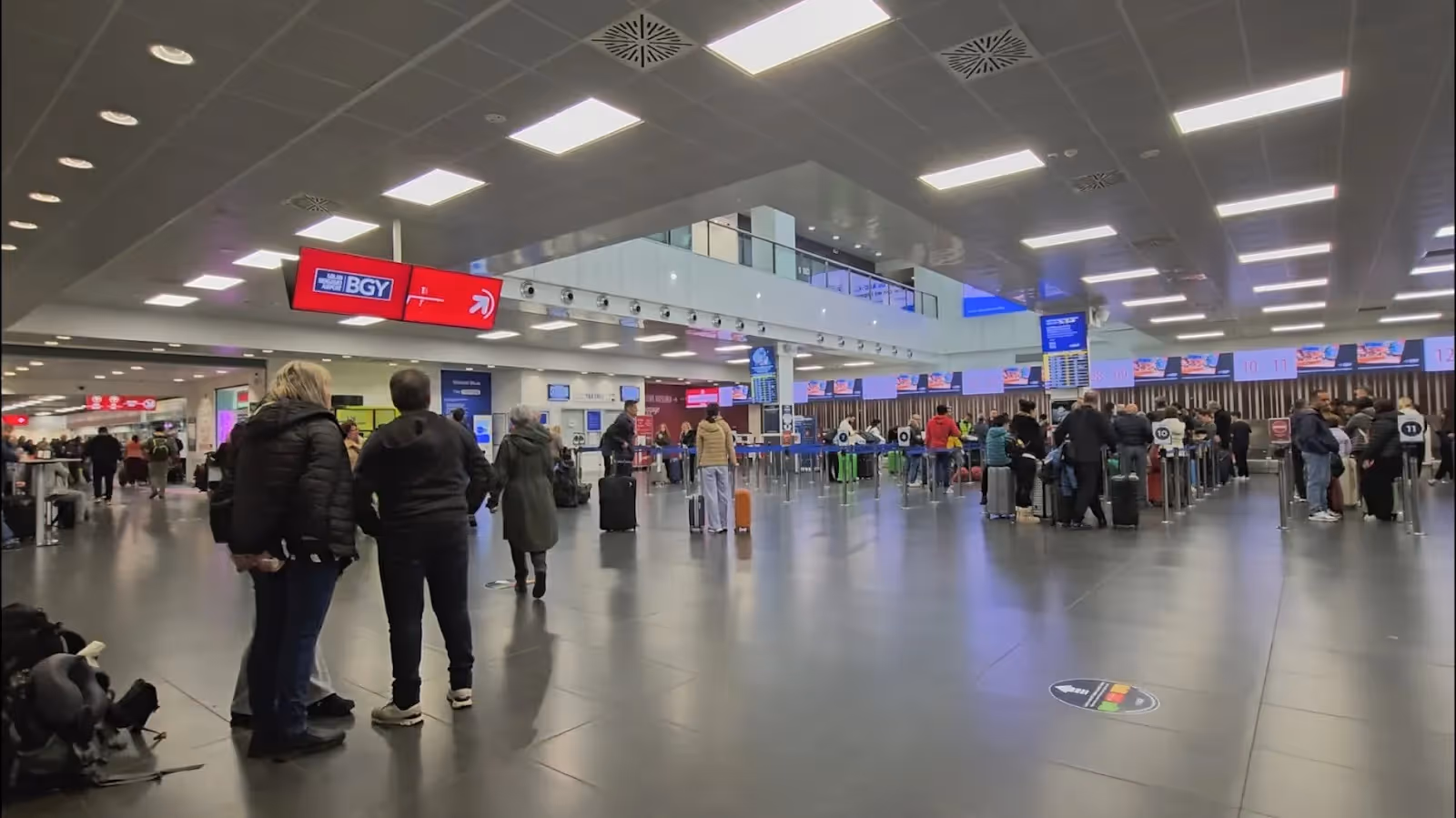 The Check-in Desk at Bergamo. Photo: Lorenzo Giacobbo/ Airways