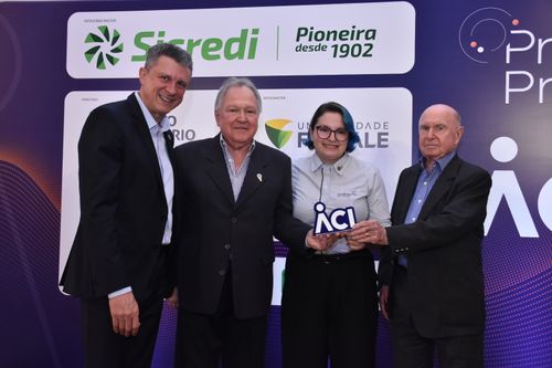 Sindilojas Vale Germânico recebe homenagem pelos seus 75 anos