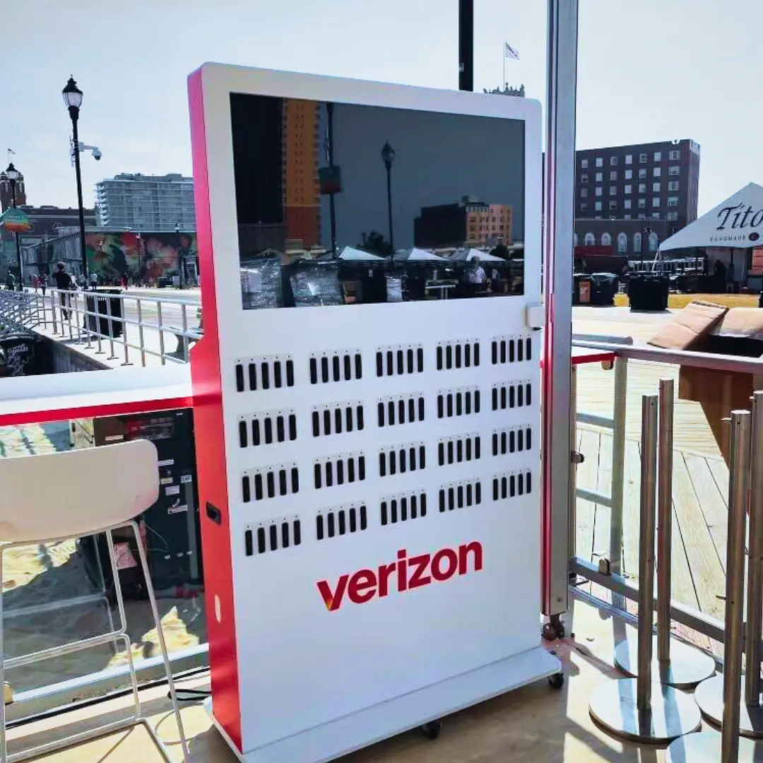 Phone Charging Station Rental: Attract More Foot Traffic To Your Business