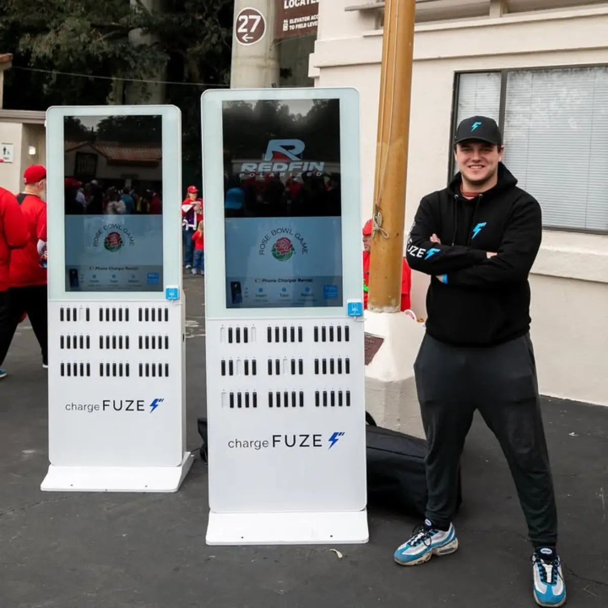DOOH Advertising: Transforming Public Spaces Into Digital Marketplaces