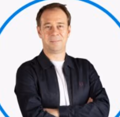 Photo de Boris propriétaire dur site du site web Pixmove fait sur Webflow