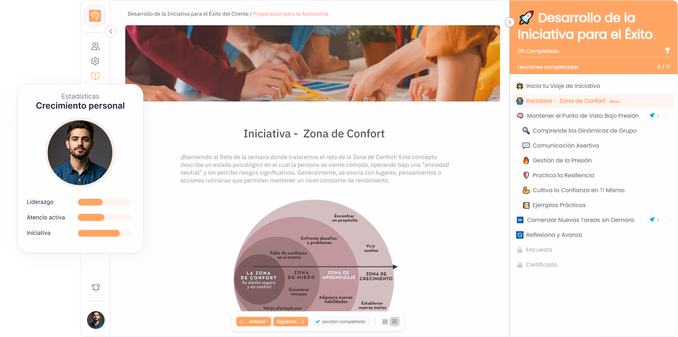 User interface of a personal growth app in Spanish showing initiative and comfort zone concepts with a progress bar and lesson list.