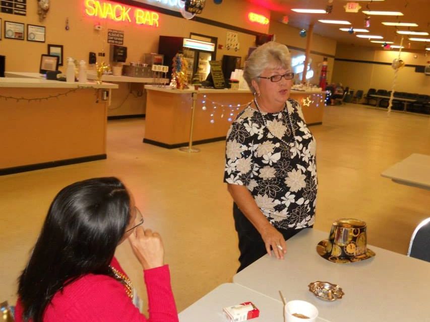 Picture of customers eating at Charlotte Harbor Bingo