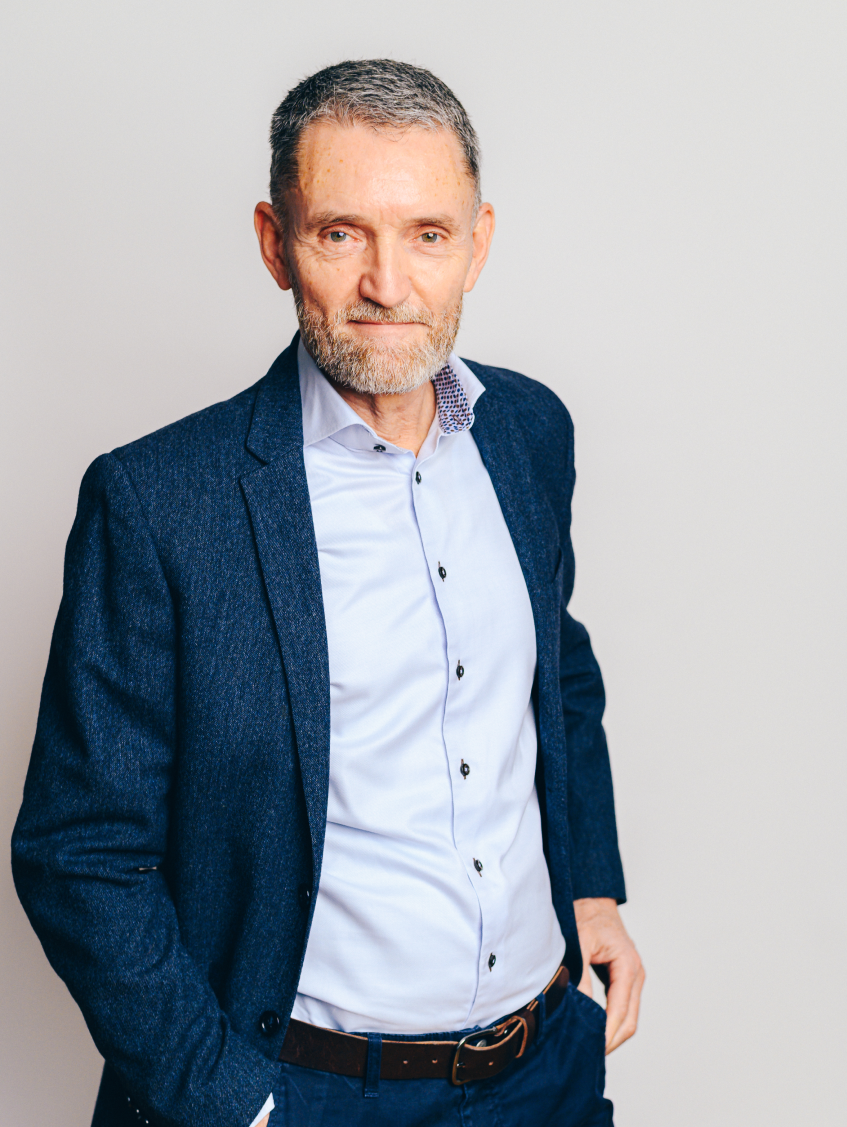 Portræt af John Beckmann, CEO hos Mindkey