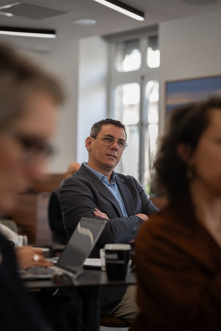 Reporting vs Insights: What Business Owners must know