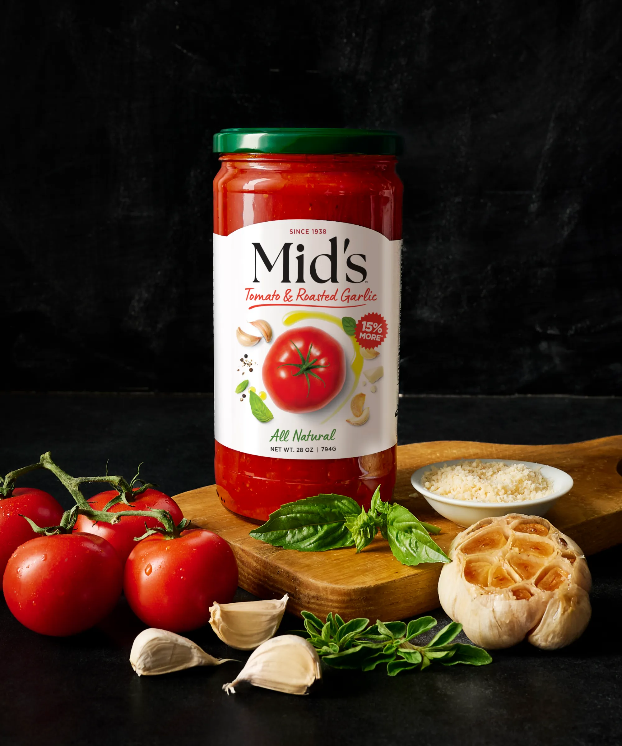 Mids Tomato and Roasted Garlic Pasta Sauce with Ingredients