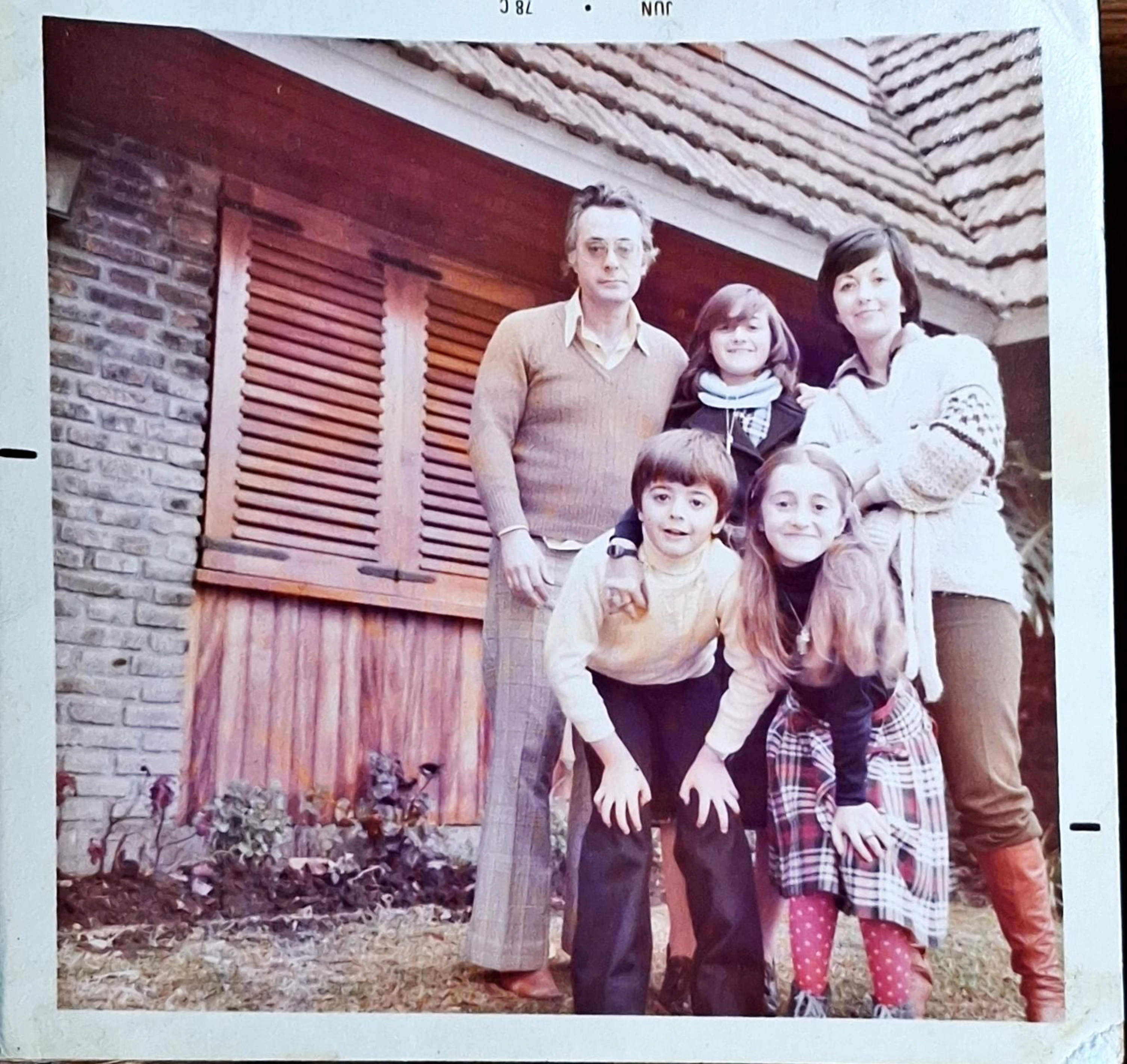 "Después del 24 de marzo, en la casa de mi mamá el miedo dejó de ser una sensación y se volvió un clima". Adrogué, 1977. 