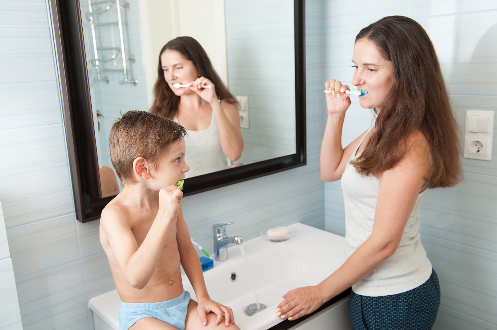 Retour à la routine : 5 habitudes pour prendre soin de vos dents après l’été