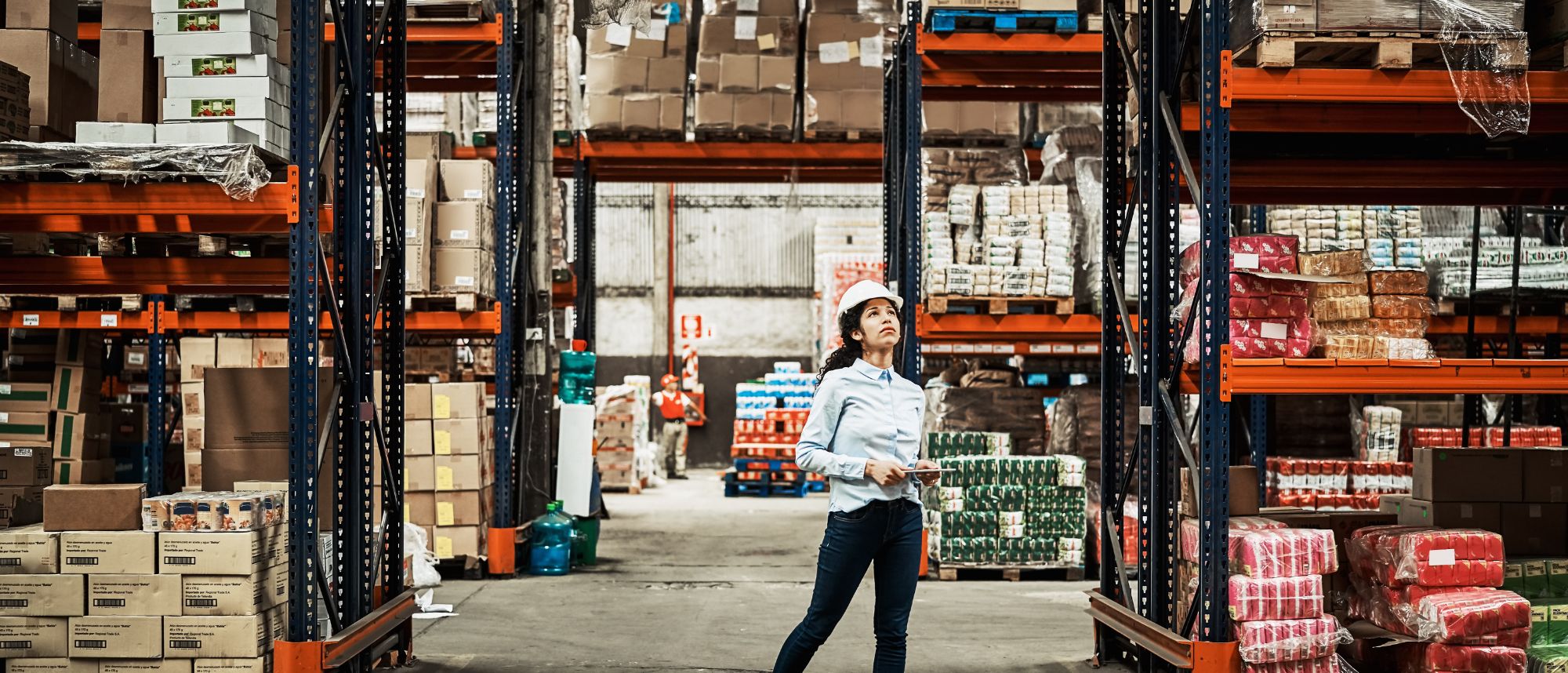 Choosing the Right Approach: Centralized vs. Decentralized Inventory Management