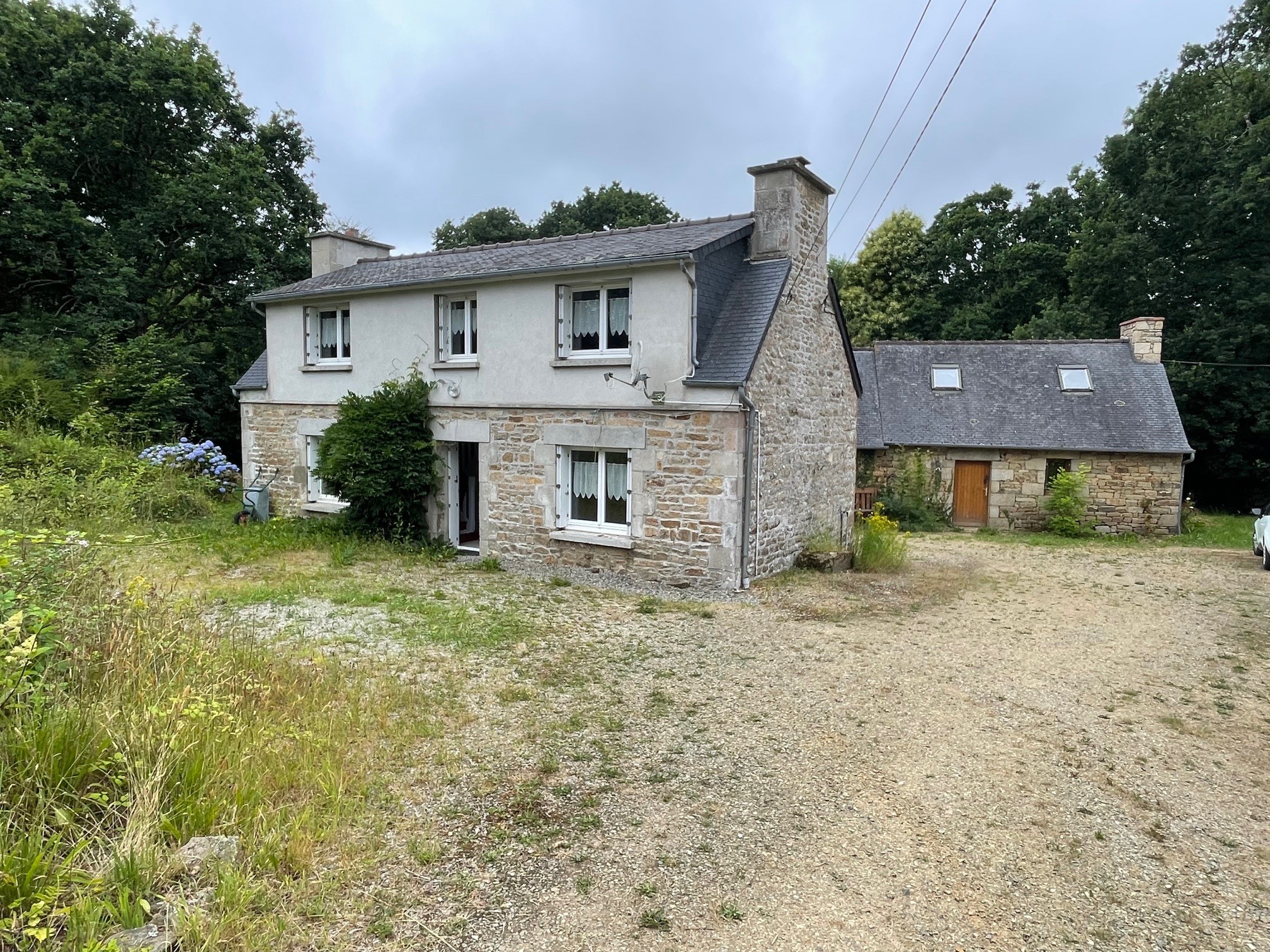 Ensemble immobilier en pierres