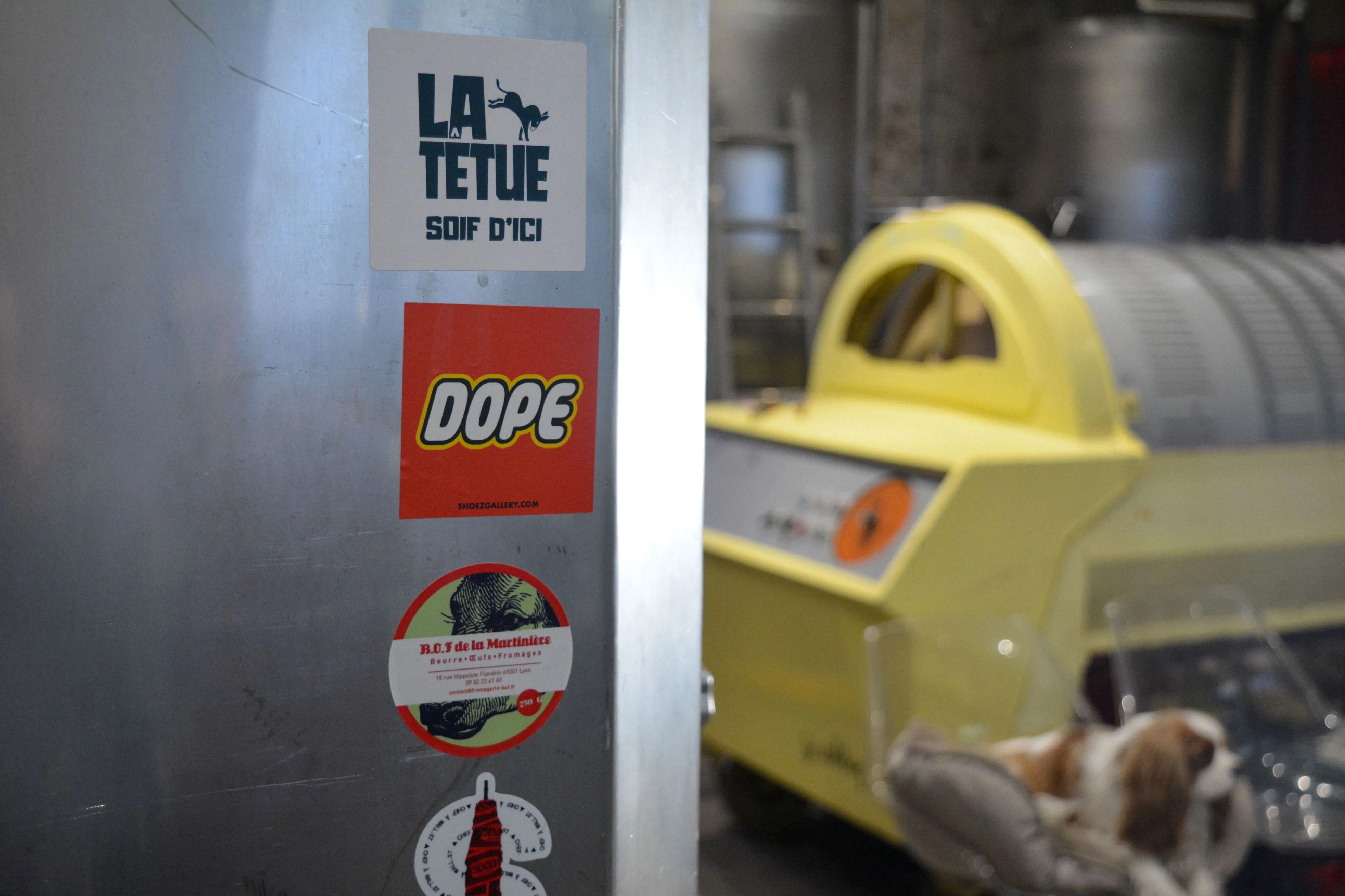 Matériel industrile pour le réemploi dans le vin et matériel agricole d'occassion pour la vigne