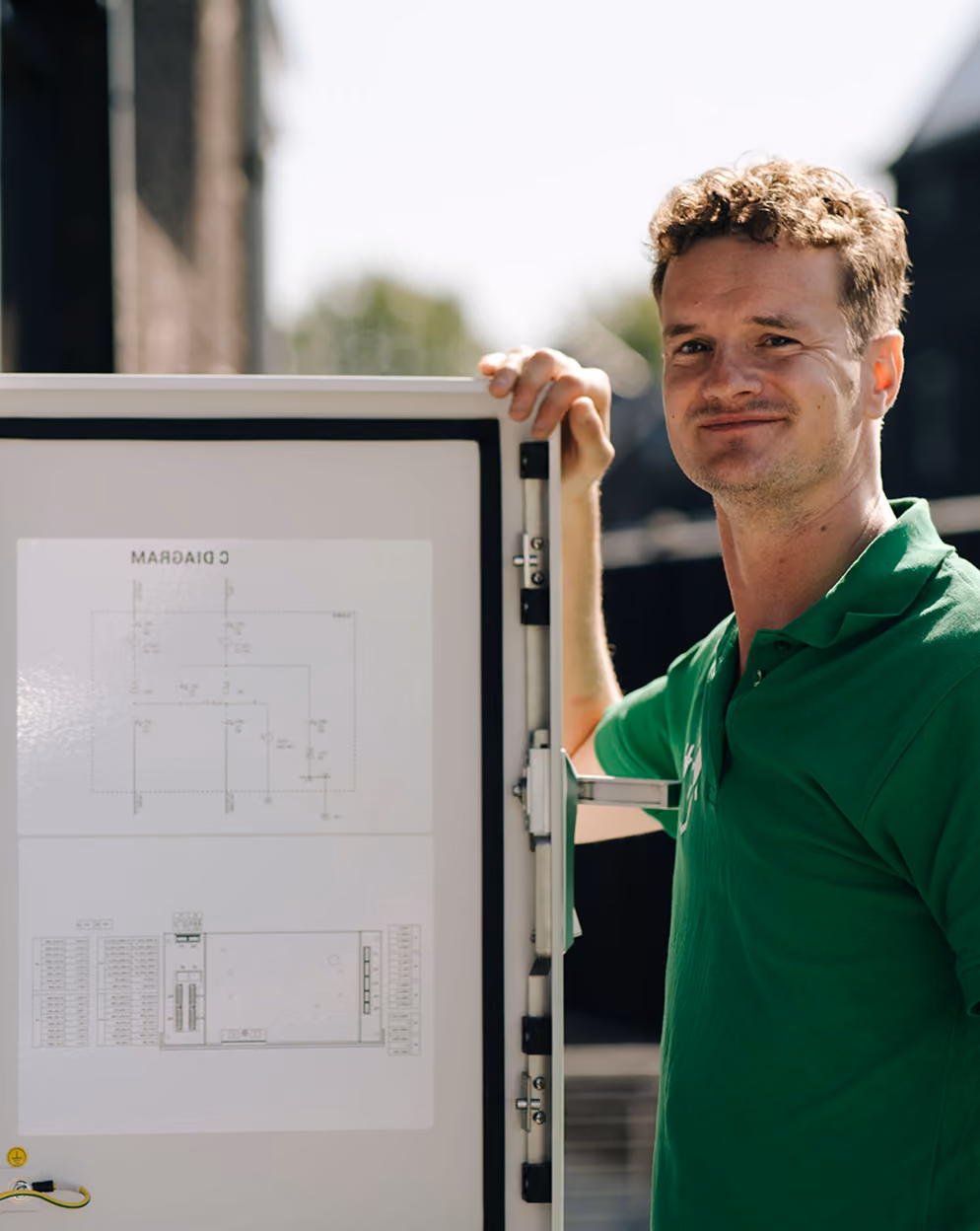 Sigenergy SigenStor thuisbatterij bij woning met zonnepanelen en elektrische auto