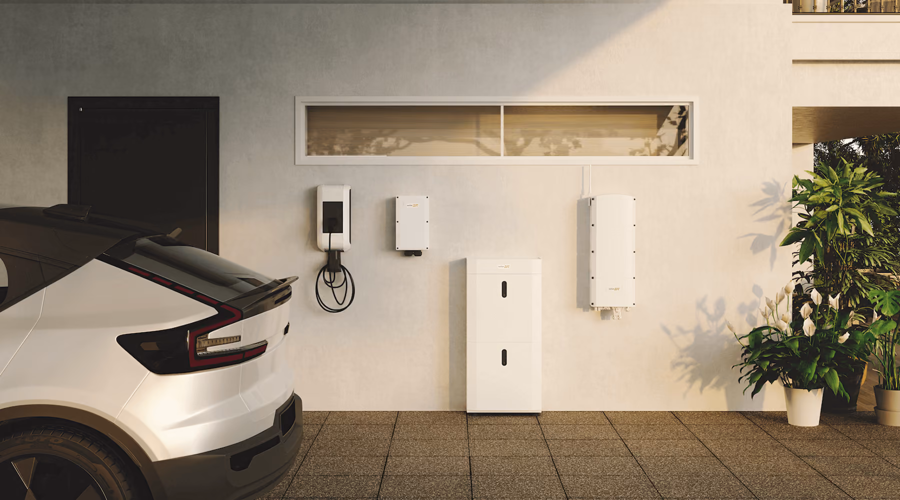 SolarEdge Home energiesysteem met thuisbatterij, omvormer en laadpaal voor elektrische auto