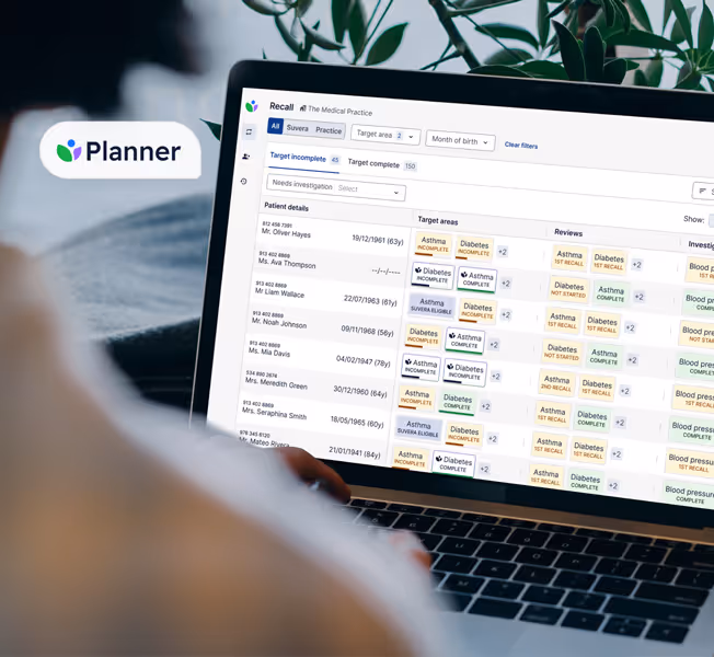 A person using Planner to see patient progress and see who to recall.