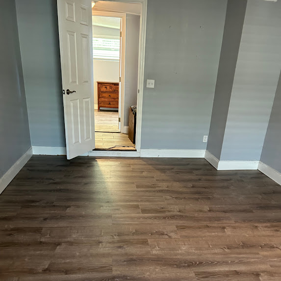 Laminate vinyl flooring